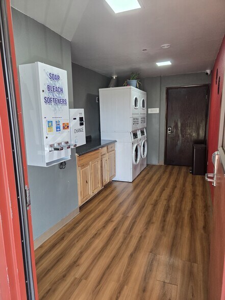 More Photos Of 2122 S Ok-74 Hwy, Purcell Hotel For Sale
