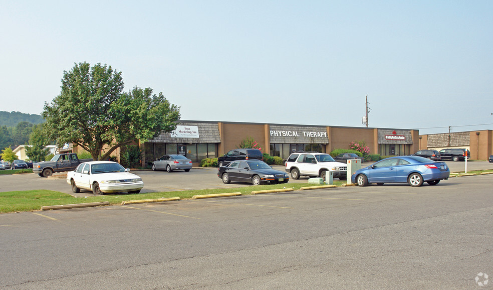 Primary Photo Of 3061 N Market Ave, Fayetteville Office For Lease