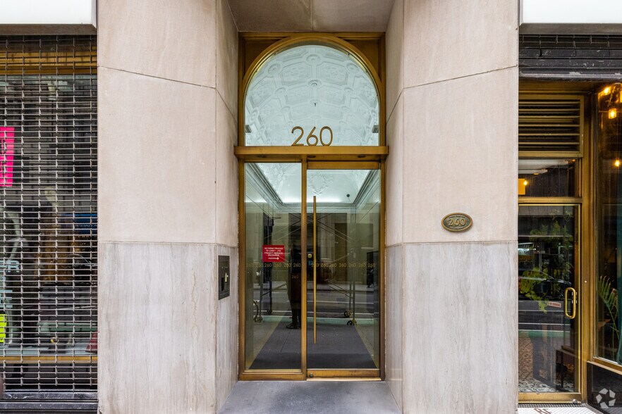 More Photos Of 260 W 39th St, New York Office For Lease