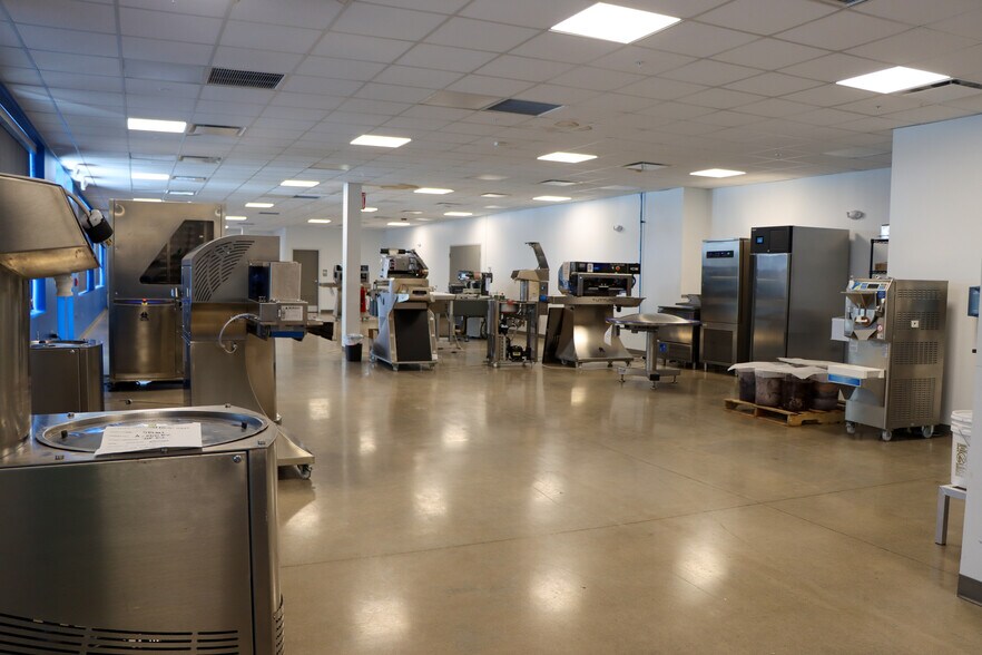 More Photos Of 85 River Rock Dr, Buffalo Office For Lease