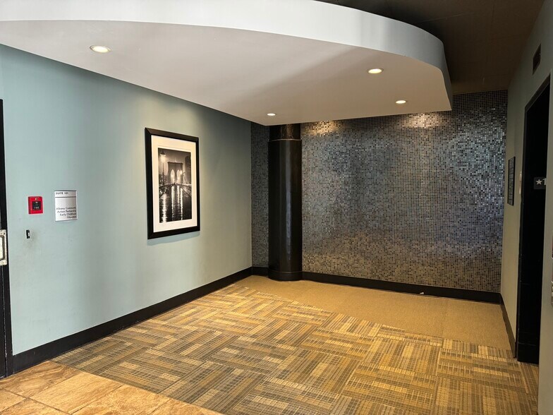 More Photos Of 25 Monroe St, Albany Office For Lease