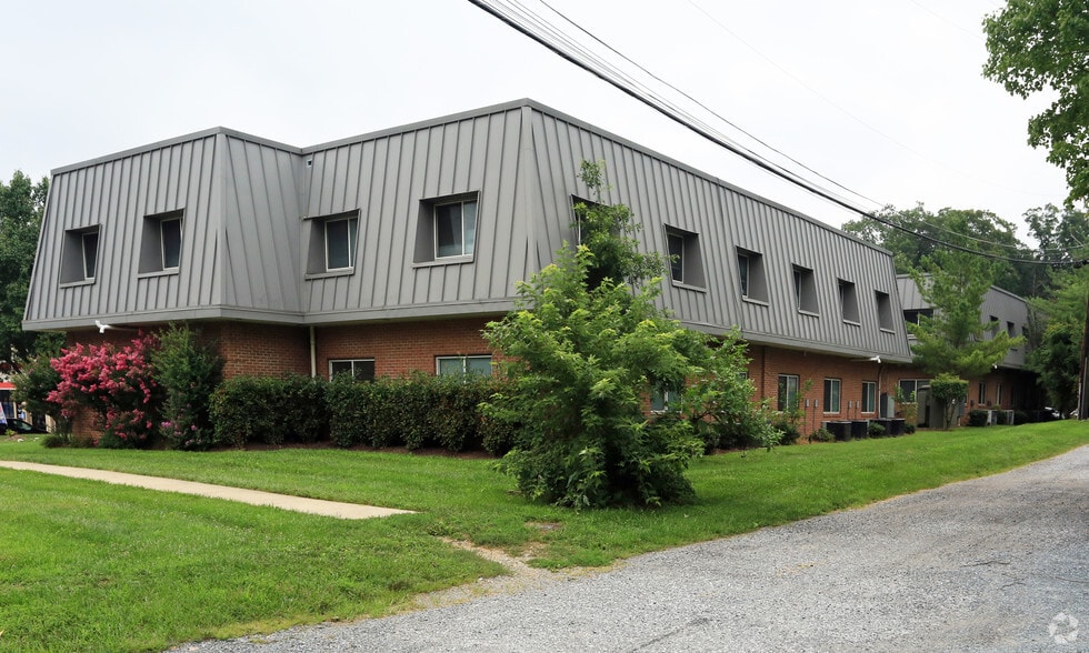 More Photos Of 18401-18403 Woodfield Rd, Gaithersburg Office For Lease