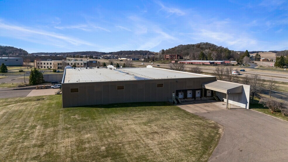 More Photos Of 610 Whitetail Blvd, River Falls Warehouse For Lease