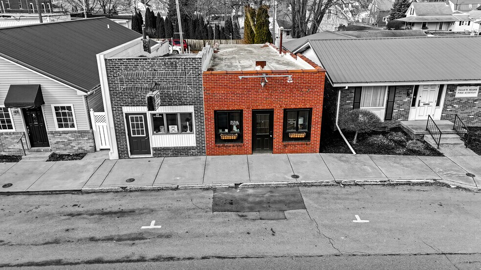 More Photos Of 57 N Plank St, Rossville Office For Sale