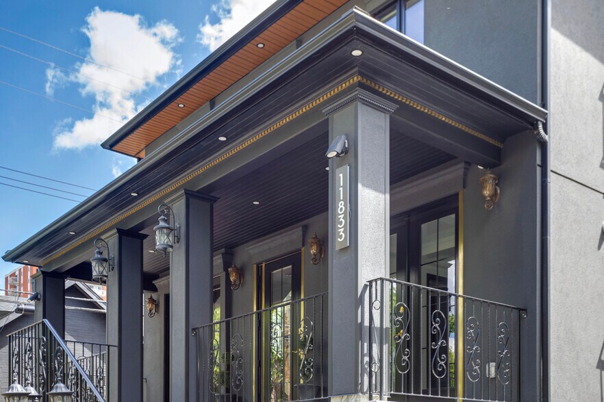 More Photos Of 11833 102 Ave NW, Edmonton Medical For Sale