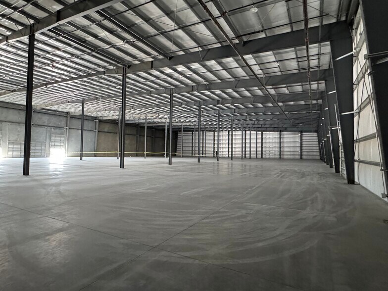 More Photos Of Industrial Circle @ G.B.I.C, Brownsville Warehouse For Lease
