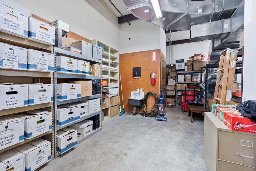 More Photos Of 6735 Whitten Pl, Memphis Service For Sale