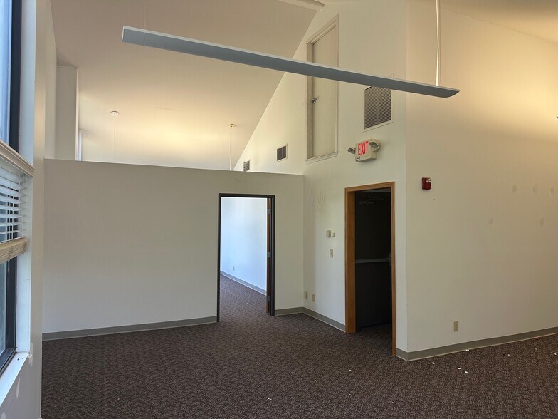 More Photos Of 5720 Avery Rd, Dublin Office For Sale