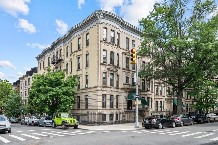 More Photos Of 420 8th Ave, Brooklyn Hospital For Sale