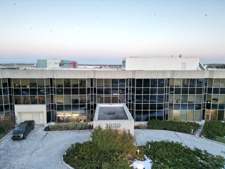 More Photos Of 1929 Russell Rd, Ottawa Medical For Sale