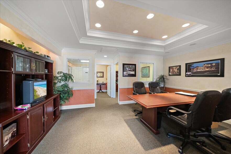 More Photos Of 2072-2074 Constitution Blvd, Sarasota Office For Sale