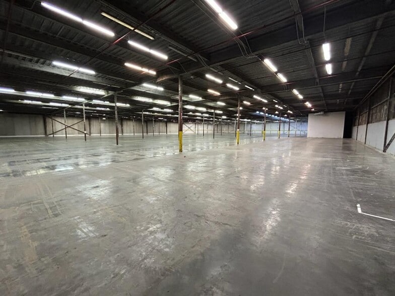 More Photos Of 2201 S Wilmington St, Raleigh Distribution For Lease