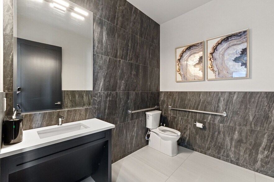 More Photos Of 16362 Muirfield Place, Edmond Medical For Sale