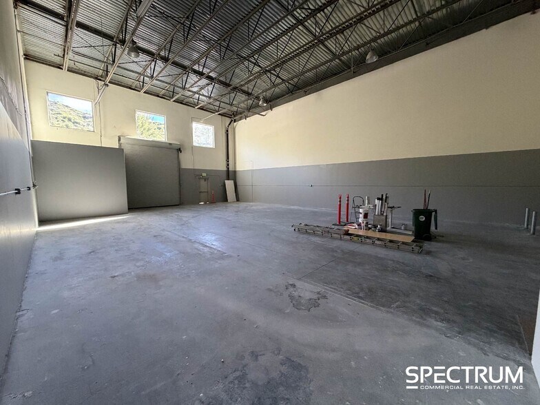 More Photos Of 28348 Constellation Rd, Valencia Warehouse For Lease