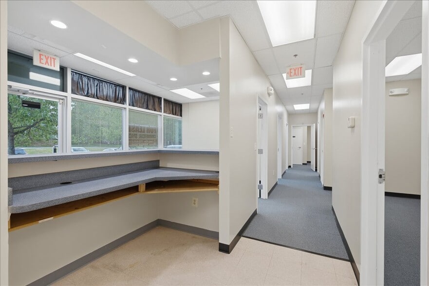 More Photos Of 13880 Braddock Rd, Centreville Medical For Lease