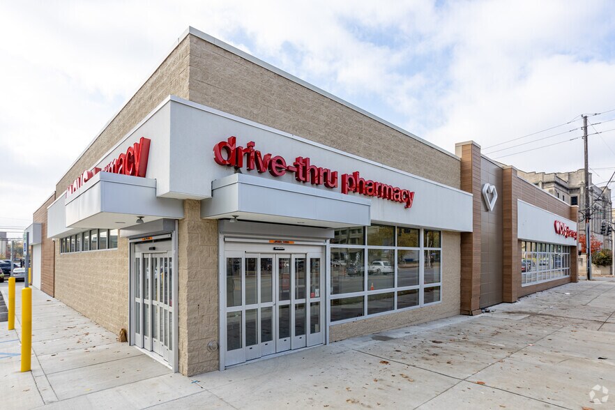 More Photos Of 400 E Broadway, Louisville Drugstore For Sale