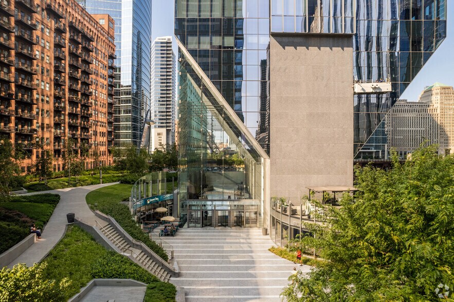 More Photos Of 150 N Riverside Plz, Chicago Office For Lease