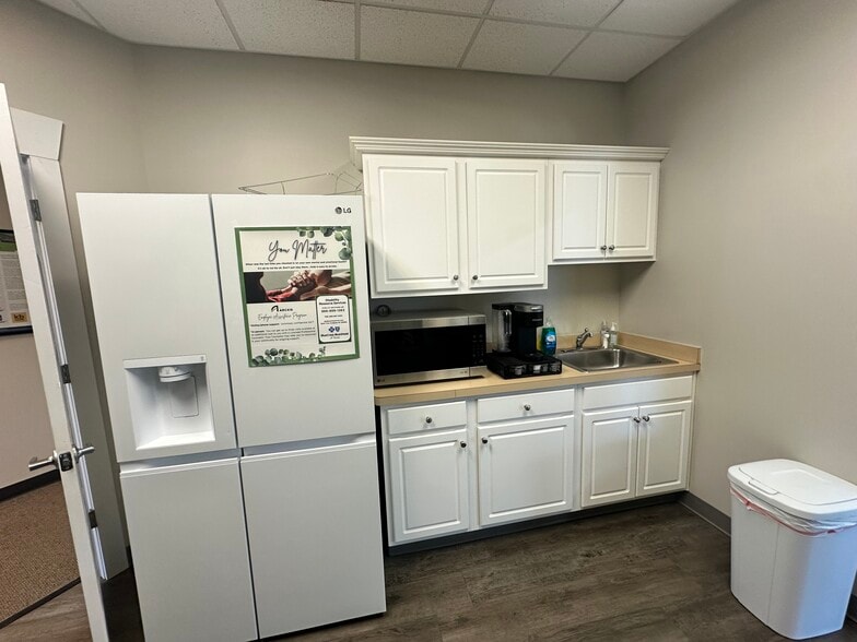 More Photos Of 540 Lake Center Pky, Cumming Office For Lease