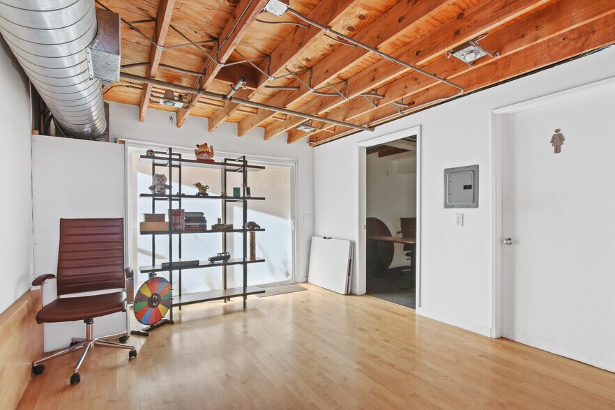 More Photos Of 1201-1291 Electric Ave, Venice Loft Creative Space For Lease