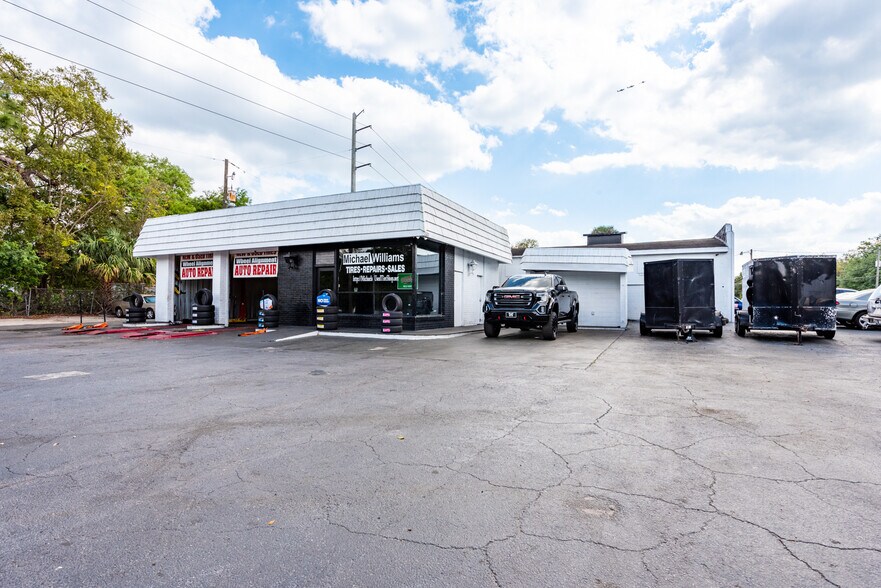 More Photos Of 2501 Sanford Ave, Sanford Auto Repair For Sale
