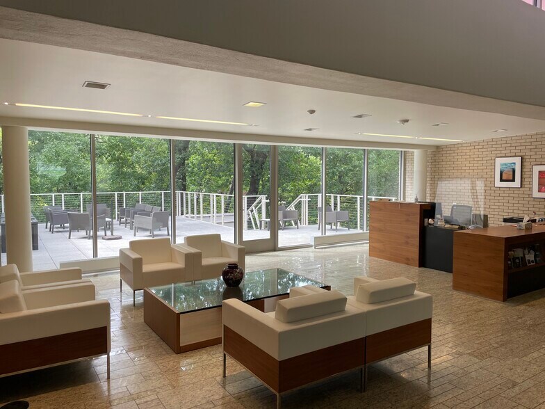 More Photos Of 222 Palisades Creek Dr, Richardson Office Residential For Sale