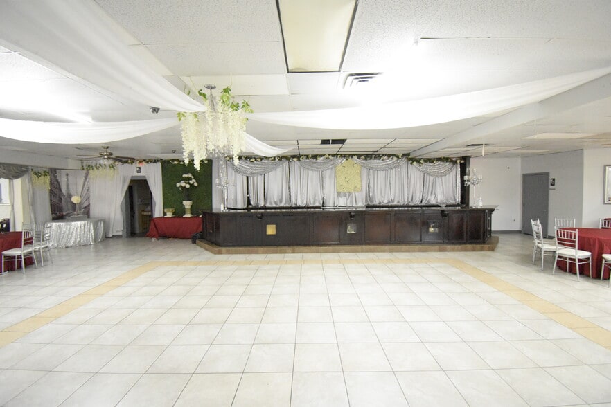 More Photos Of 550 FM 1959 Rd, Houston General Retail For Sale