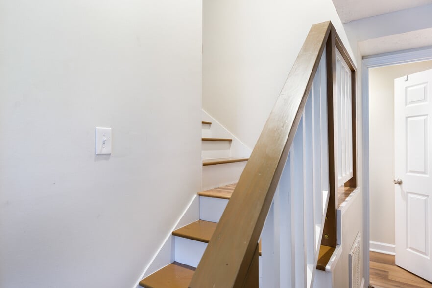 More Photos Of 100-102 Twin Acres Dr, Fayetteville Apartments For Sale