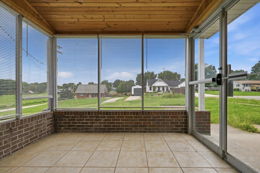 More Photos Of 105 Goldenrod Ave, Ozawkie Industrial For Sale