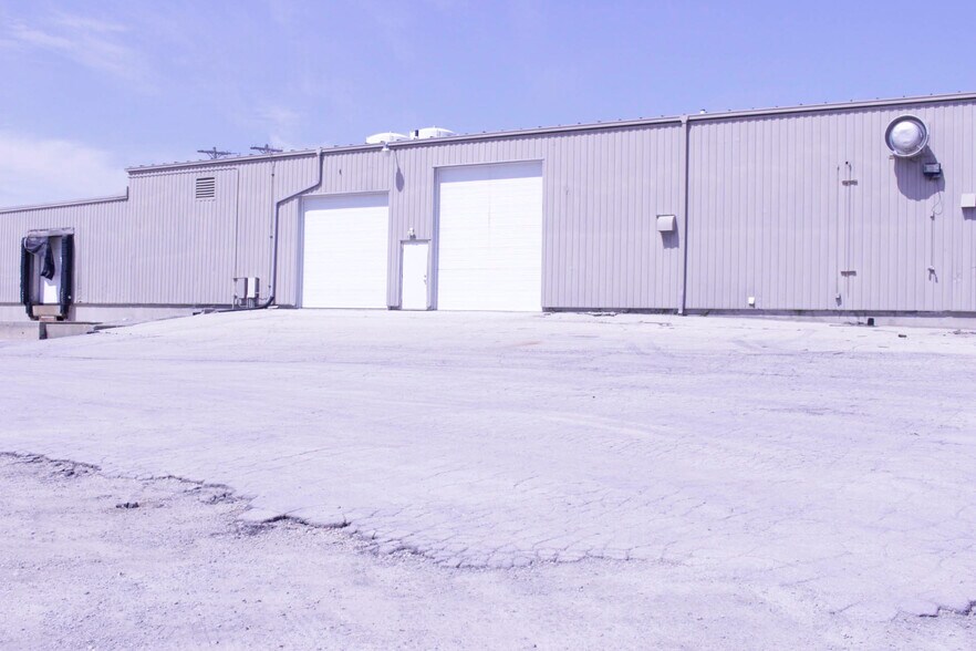 More Photos Of 3355 Ridge Rd, Green Bay Light Distribution For Lease