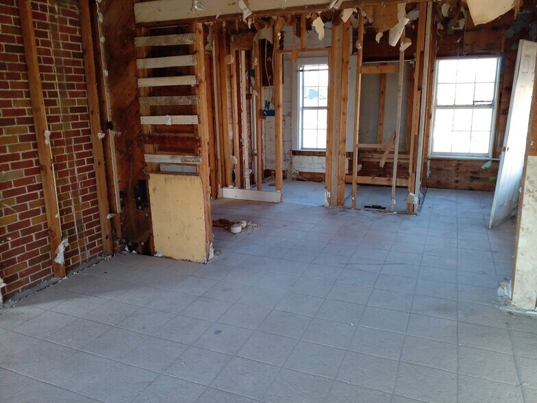 More Photos Of 2705 Blodgett St, Houston Office For Sale