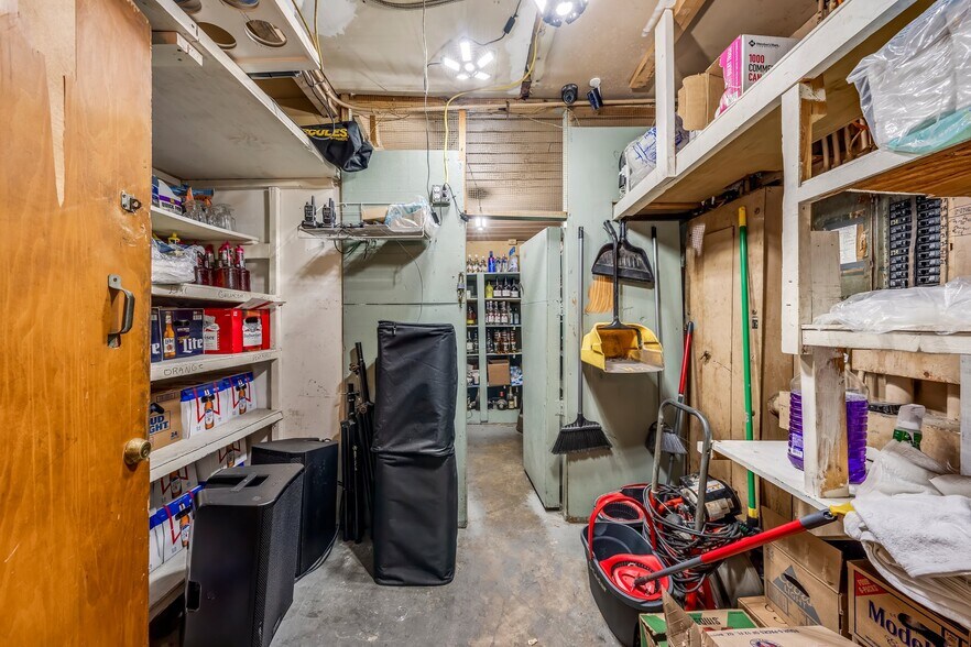 More Photos Of 1623 W 15th St, Panama City Bar For Sale