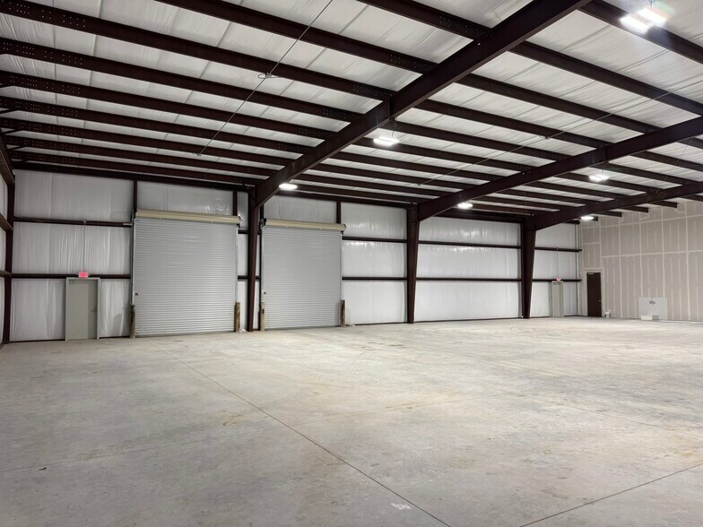 More Photos Of 6344 Theall rd, Houston Warehouse For Lease