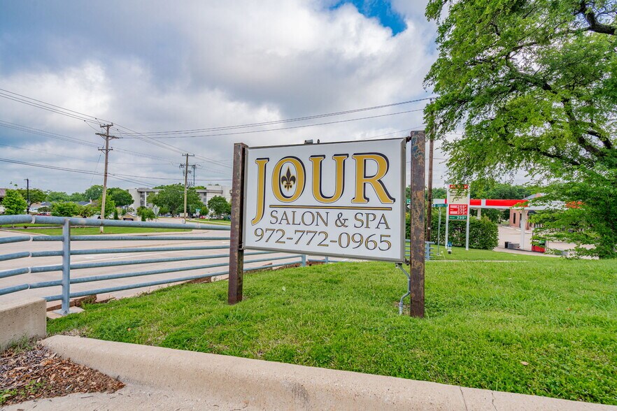 More Photos Of 501 S Goliad St, Rockwall General Retail For Sale