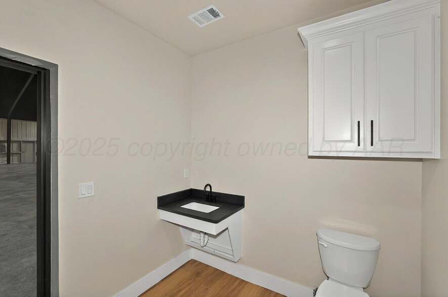 More Photos Of 8581 Cargo Ln, Amarillo Flex For Sale
