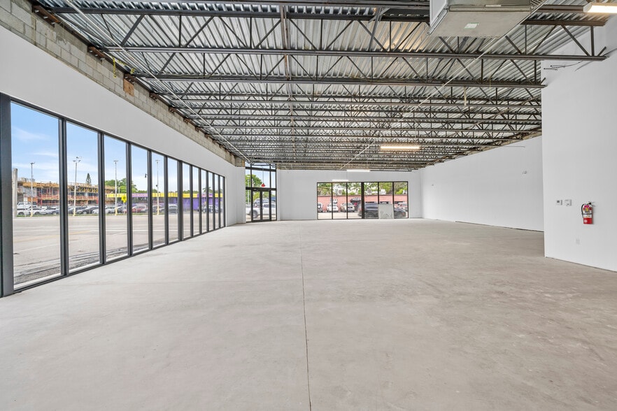 More Photos Of 2215 N Federal Hwy, Hollywood Restaurant For Sale