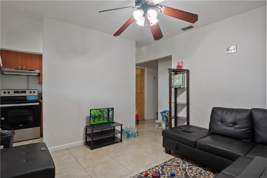 More Photos Of 2247 Simms St, Hollywood Apartments For Sale