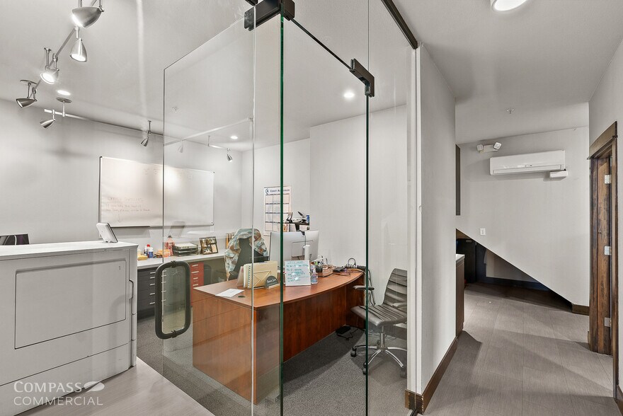More Photos Of 20680 Carmen Loop, Bend Warehouse For Sale