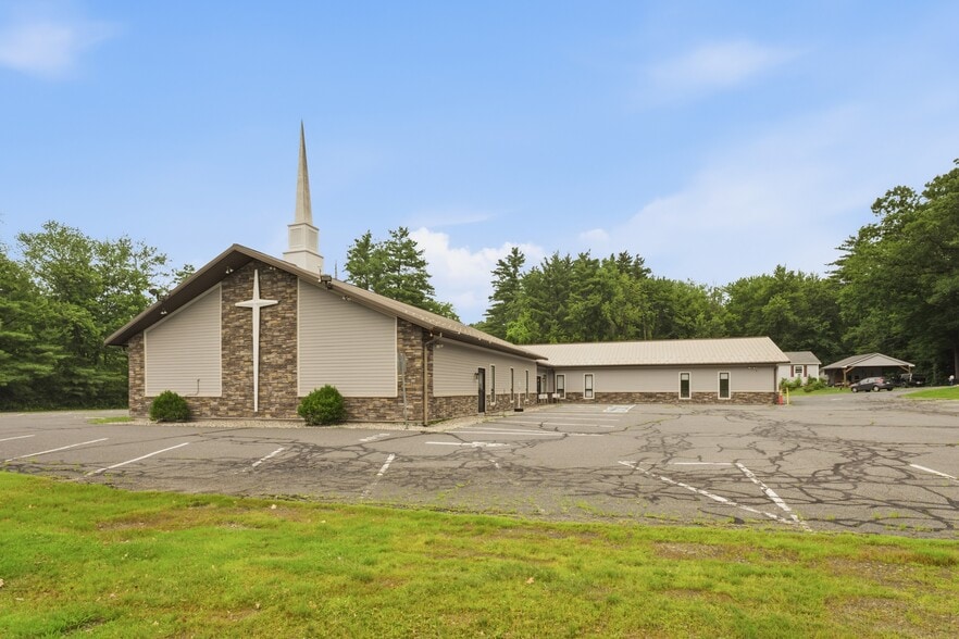 More Photos Of 331 Silver St, Greenfield Religious Facility For Sale