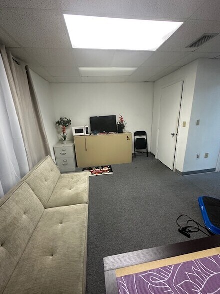 More Photos Of 13382-13422 SW 128th St, Miami Office Residential For Lease