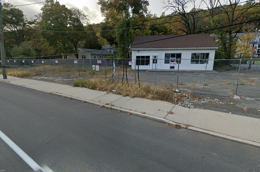 Primary Photo Of 2435 W Route 22, Scotch Plains Service Station For Lease