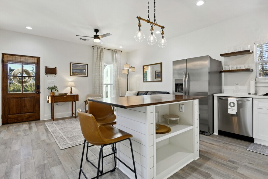 More Photos Of 437 Webster St, Bay Saint Louis Apartments For Sale