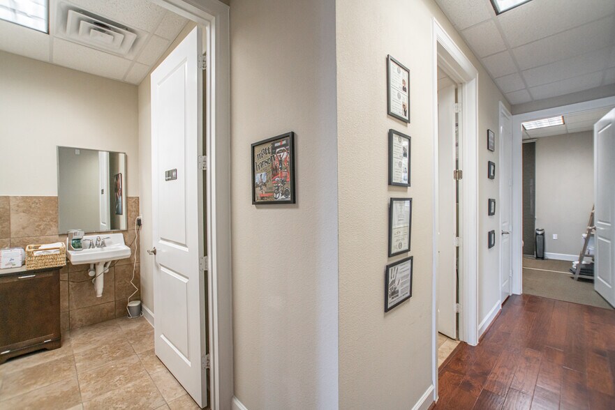 More Photos Of 2219 Sawdust Rd, The Woodlands Medical For Sale