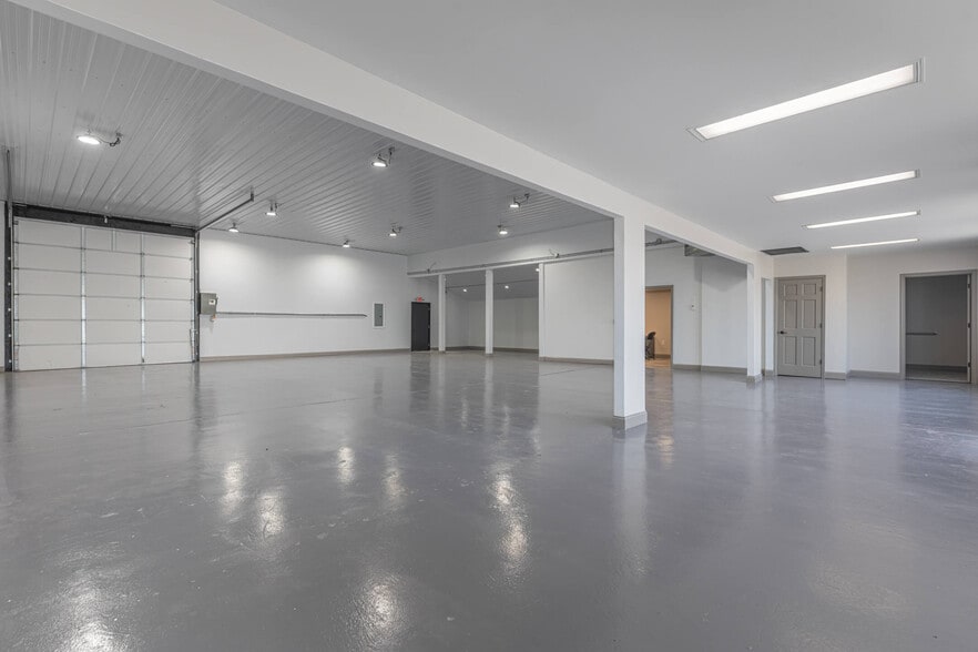 More Photos Of 2710 Needmore Rd, Dayton Service For Lease