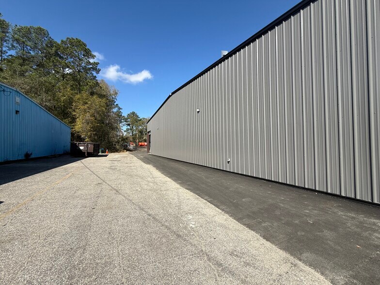 More Photos Of 1372 Blountstown St, Tallahassee Warehouse For Lease