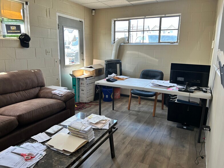 More Photos Of 12198 Ridge Rd, Wheat Ridge Warehouse For Sale