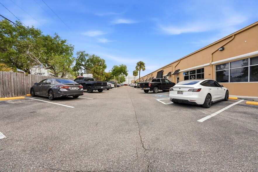 More Photos Of 5404 Hoover Blvd, Tampa Medical For Sale