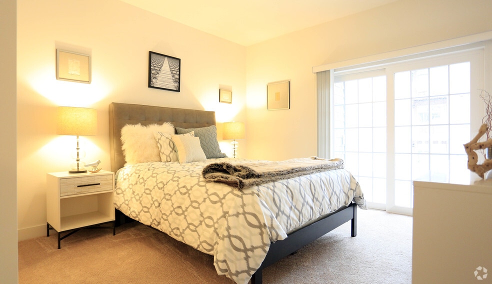 More Photos Of 515 West Ave, Norwalk Unknown For Lease