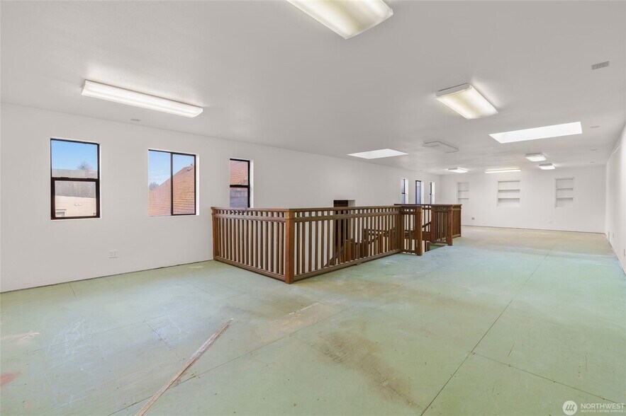 More Photos Of 4705 Pacific Way, Seaview Freestanding For Sale