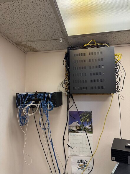 More Photos Of 8716 SE 15th St, Oklahoma City Distribution For Sale