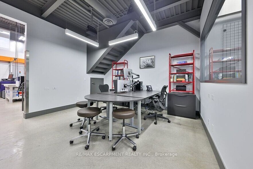 More Photos Of 1225 Queensway E, Mississauga Industrial For Sale